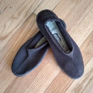 Arcopedico Classic Women's Slip-on Shoes - Size 8